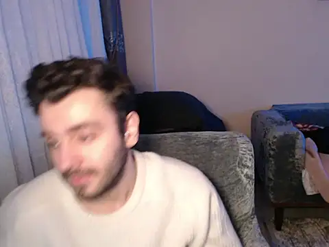 handsomeee04 online show from April 2026 05:19:01 PM