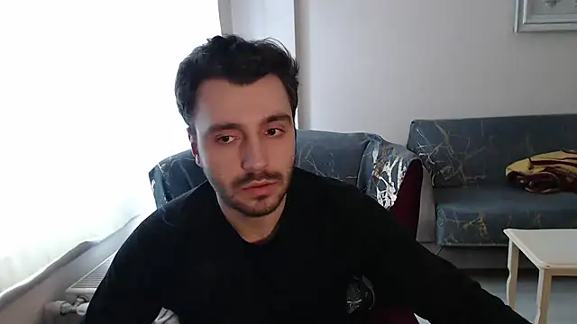 handsomeee04 online show from February 2026 01:44:02 PM