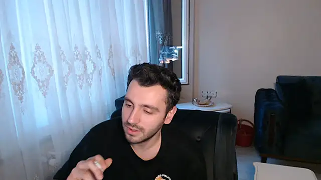 handsomeee04 online show from May 2026 05:31:02 PM