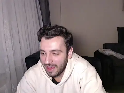 handsomeee04 online show from March 2026 05:58:02 PM