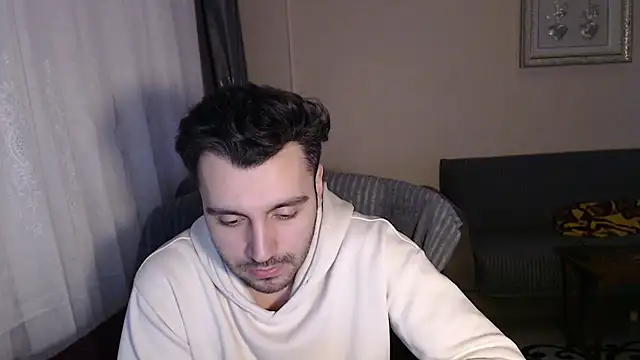 Snapshot of handsomeee04 chatting on November 2025 10:35:01 PM handsomeee04 online show from November 2025 10:35:01 PM