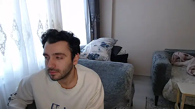 handsomeee04 online show from April 2026 03:53:02 AM