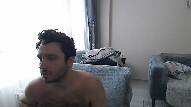 handsomeee04 online show from April 2026 12:03:01 PM