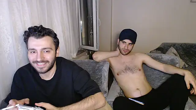 handsomeee04 online show from June 2026 11:43:01 PM