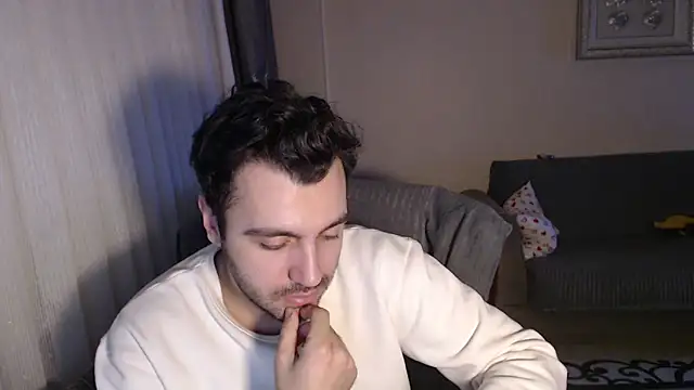 Snapshot of handsomeee04 chatting on October 2025 11:37:01 PM handsomeee04 online show from October 2025 11:37:01 PM