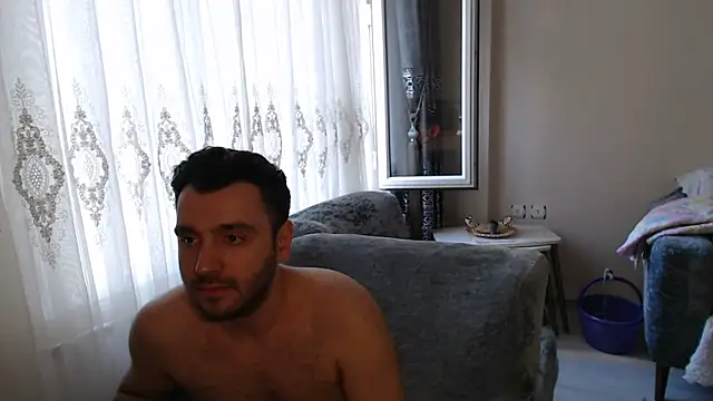 handsomeee04 online show from June 2026 03:57:02 AM