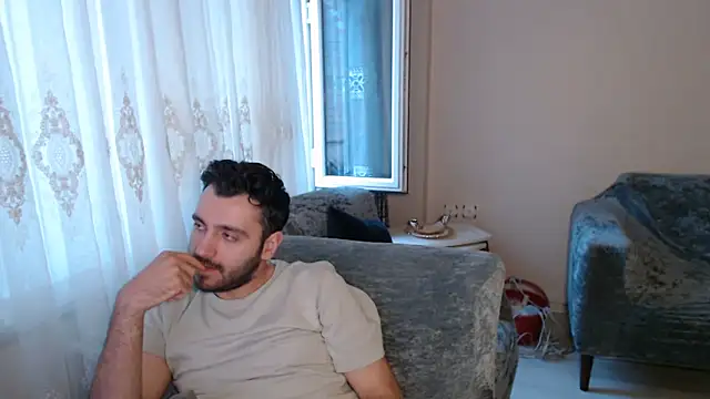 handsomeee04 online show from May 2026 03:15:01 AM
