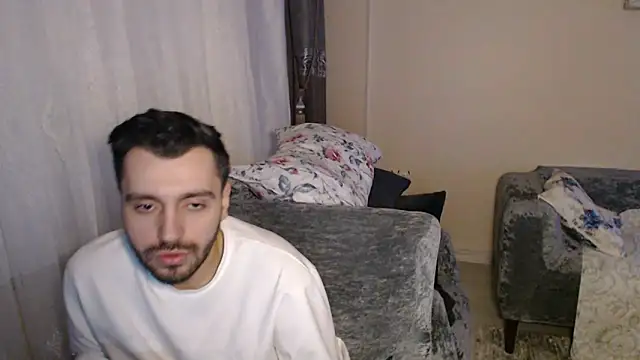 handsomeee04 online show from May 2026 10:01:01 PM