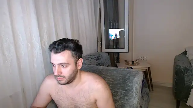 handsomeee04 online show from June 2026 10:10:02 PM