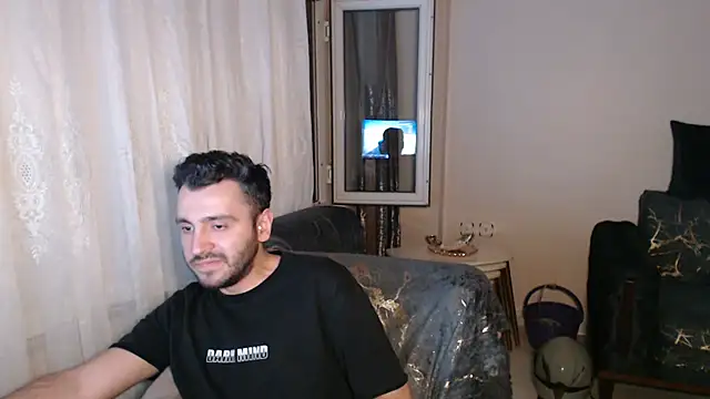 handsomeee04 online show from July 2026 11:42:02 PM