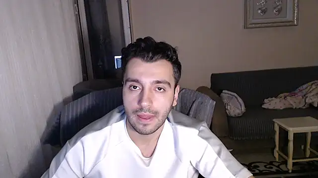 Snapshot of handsomeee04 chatting on September 2025 01:00:02 AM handsomeee04 online show from September 2025 01:00:02 AM