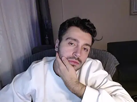 Snapshot of handsomeee04 chatting on December 2025 10:32:01 PM handsomeee04 online show from December 2025 10:32:01 PM