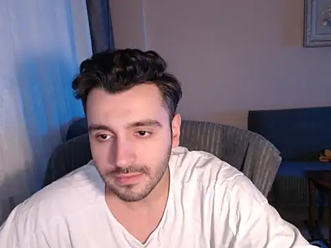 Snapshot of handsomeee04 chatting on November 2025 09:52:01 PM handsomeee04 online show from November 2025 09:52:01 PM