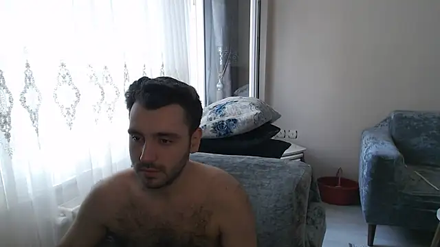 handsomeee04 online show from May 2026 01:57:01 PM