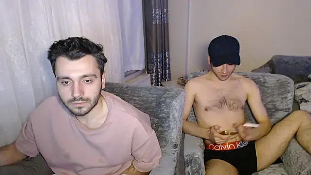 handsomeee04 online show from May 2026 11:09:02 PM