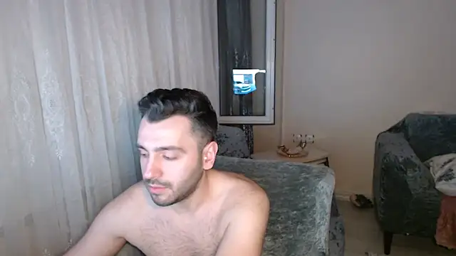 handsomeee04 online show from June 2026 09:14:02 PM