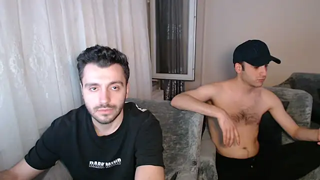 handsomeee04 online show from May 2026 10:53:02 PM