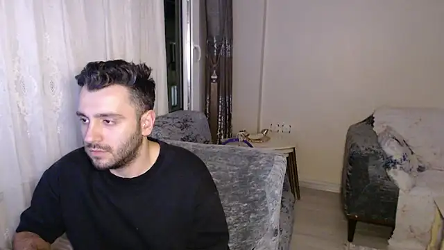 handsomeee04 online show from June 2026 07:52:01 PM