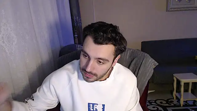 Snapshot of handsomeee04 chatting on December 2025 09:58:02 PM handsomeee04 online show from December 2025 09:58:02 PM