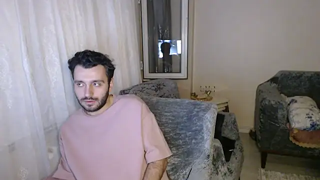 handsomeee04 online show from June 2026 01:40:02 AM