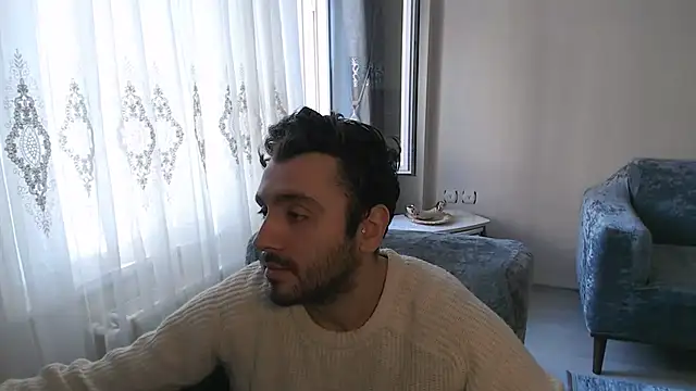 handsomeee04 online show from April 2026 02:51:01 PM