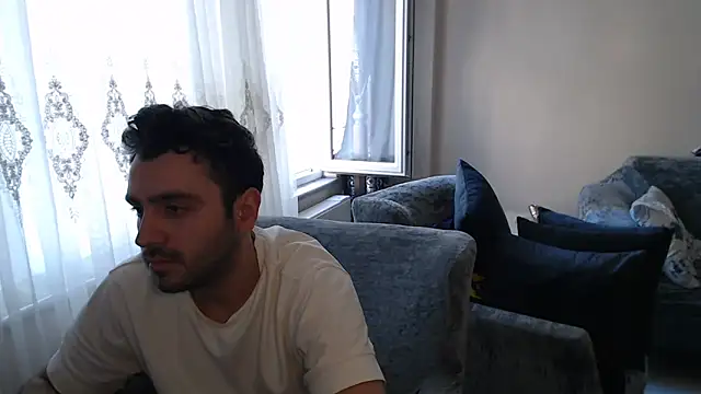 handsomeee04 online show from May 2026 02:49:01 PM