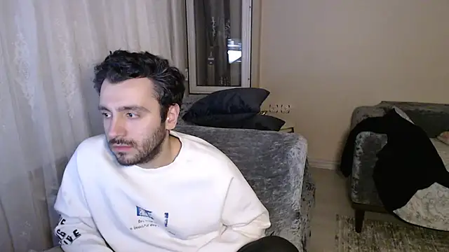 handsomeee04 online show from April 2026 12:23:01 AM