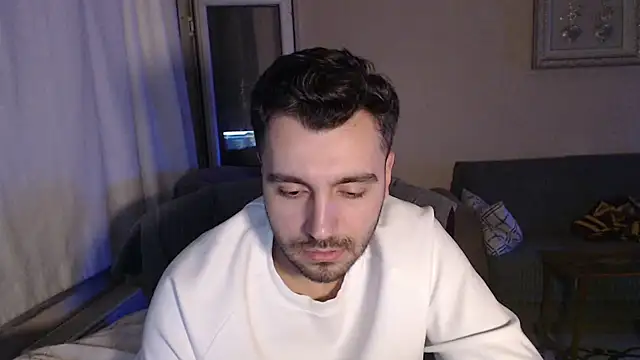 Snapshot of handsomeee04 chatting on November 2025 09:29:01 PM handsomeee04 online show from November 2025 09:29:01 PM