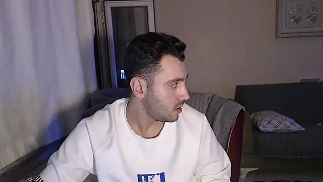 Snapshot of handsomeee04 chatting on November 2025 08:02:02 PM handsomeee04 online show from November 2025 08:02:02 PM