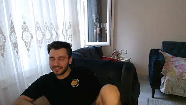 handsomeee04 online show from May 2026 03:45:02 AM