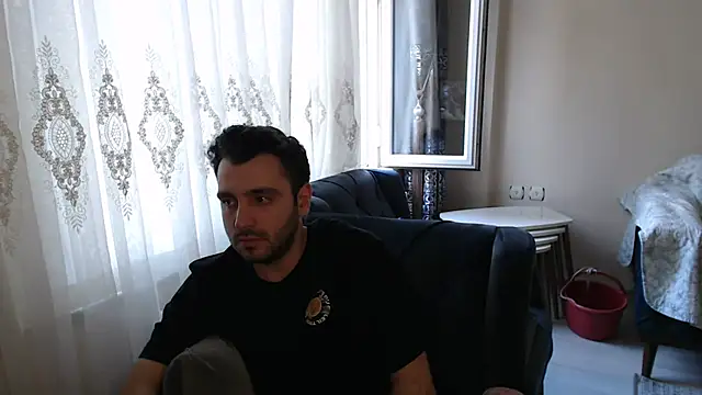 handsomeee04 online show from May 2026 04:21:02 AM