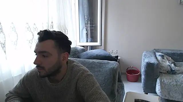 handsomeee04 online show from April 2026 02:13:01 PM