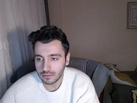 handsomeee04 online show from January 2026 10:49:02 PM