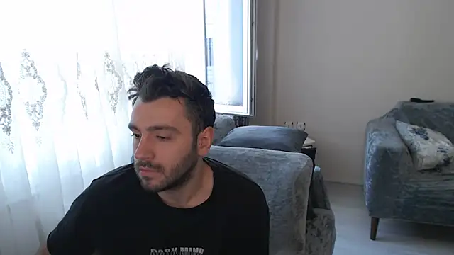 handsomeee04 online show from May 2026 03:41:02 PM