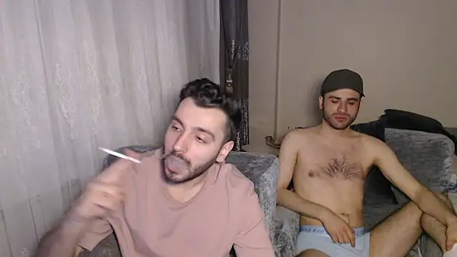 handsomeee04 online show from May 2026 09:18:02 PM