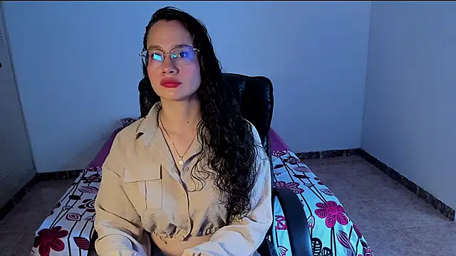 emmaTorres1 online show from March 2025 09:59:01 PM