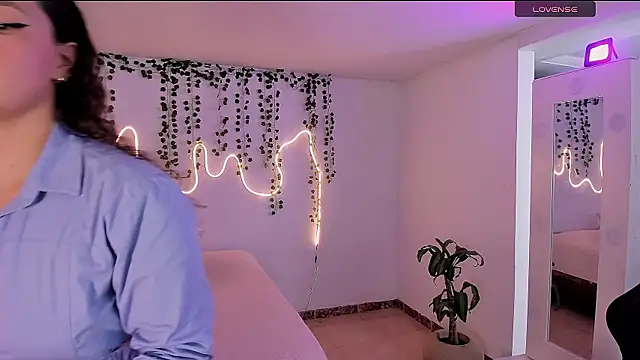 emmaTorres1 online show from October 2025 02:07:01 PM