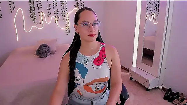 emmaTorres1 online show from October 2025 02:07:01 PM