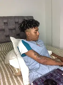 Boy cock18 online show from February 2025 01:36:01 AM
