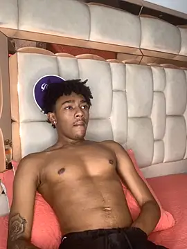 Boy cock18 online show from September 2025 03:56:02 PM