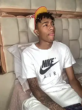 Boy cock18 online show from February 2025 04:44:01 PM