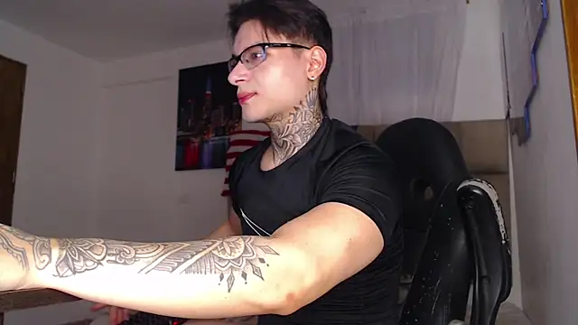 DennisWalkerr online show from March 2025 11:22:01 PM