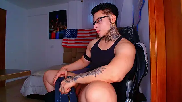 DennisWalkerr online show from October 2025 09:58:01 PM