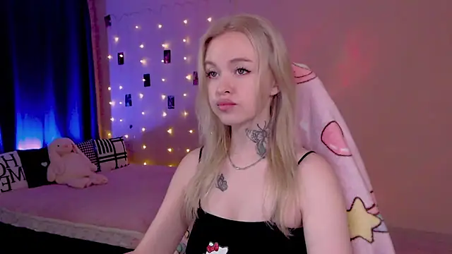 Snapshot of Naughty_Mable chatting on June 2026 11:35:02 PM Naughty Mable online show from June 2026 11:35:02 PM