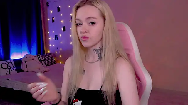 Snapshot of Naughty_Mable chatting on June 2026 01:55:02 AM Naughty Mable online show from June 2026 01:55:02 AM