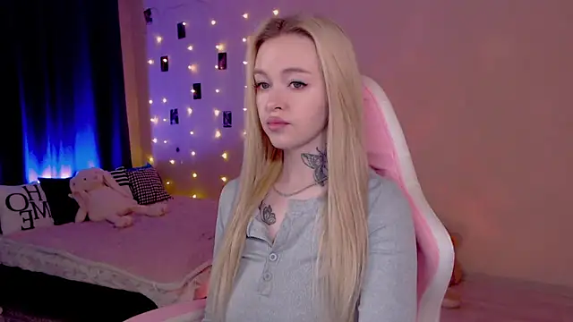 Snapshot of Naughty_Mable chatting on June 2026 12:59:01 AM Naughty Mable online show from June 2026 12:59:01 AM
