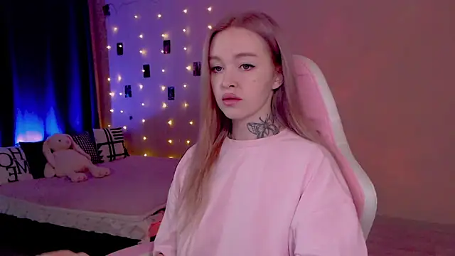 Snapshot of Naughty_Mable chatting on June 2026 01:26:01 AM Naughty Mable online show from June 2026 01:26:01 AM