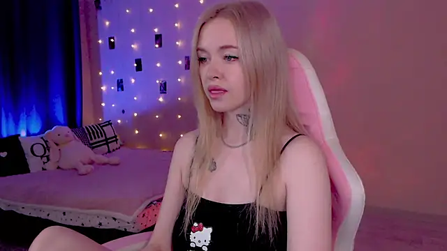 Snapshot of Naughty_Mable chatting on June 2026 11:48:02 PM Naughty Mable online show from June 2026 11:48:02 PM