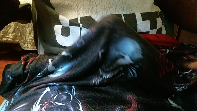 Snapshot of MelHorny03 chatting on December 2025 06:35:02 AM MelHorny03 online show from December 2025 06:35:02 AM