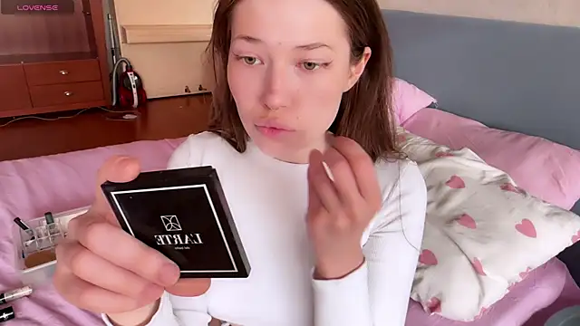 eva varnerr online show from July 2026 03:41:01 AM